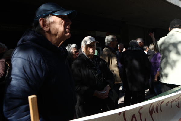 Οδηγός για τη σύνταξη: Τα βασικά «κλειδιά» για όρια ηλικίας, ένσημα και ποσά σύνταξης