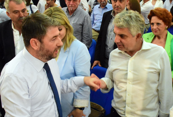 Ανδρουλάκης - Κωνσταντινόπουλος: Οι παλιοί φίλοι που έγιναν «εχθροί» (και ξανά φίλοι και εχθροί)