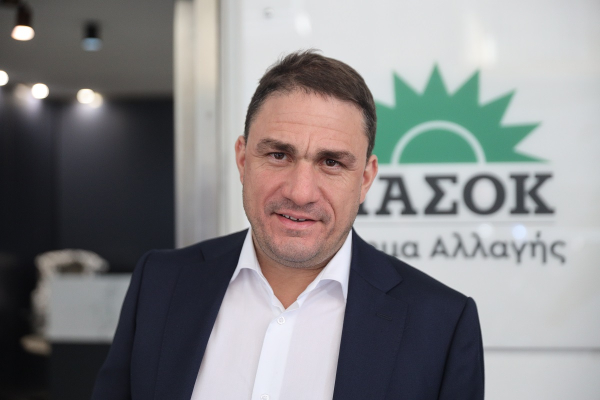 Τσουκαλάς: «Ψευδοαφήγημα» Μητσοτάκη για την ακρίβεια – Στο στόχαστρο η διαχείριση του πληθωρισμού