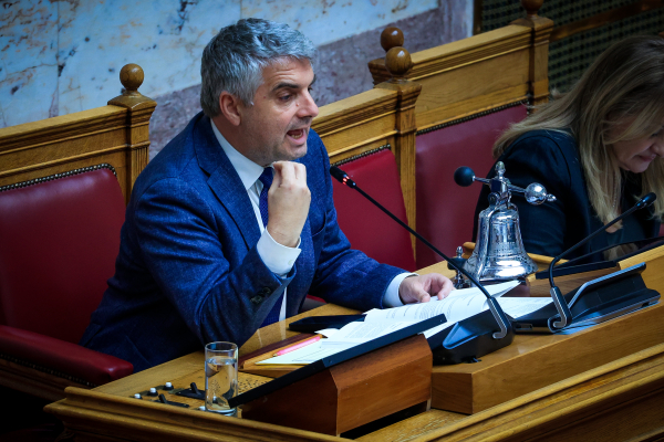 Έμμεση αμφισβήτηση Ανδρουλάκη από Κωνσταντινόπουλο