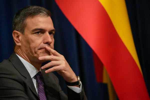 Ισπανία: Το χάος στη Θέουτα βάζει στο στόχαστρο τη μεταναστευτική πολιτική του Σάντσεθ (Βίντεο)