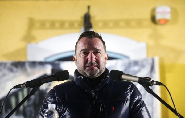 Νίκος Πλακιάς: «Νιώθω οργή και μίσος» - Συγκινεί μιλώντας για τις τελευταίες ώρες με τις κόρες του (βίντεο)