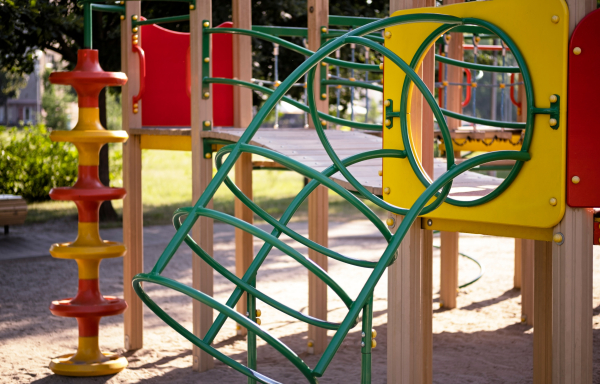 Βέροια: Πώς έγινε το ατύχημα με τον 7χρονο στην παιδική χαρά (βίντεο)