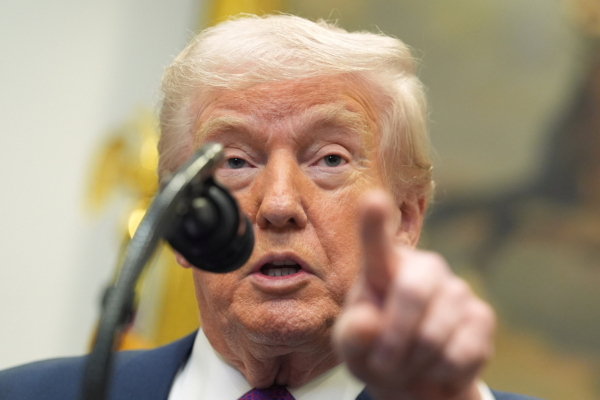 Τραμπ για Ιράν: Πρέπει να κάνουμε συμφωνία αλλιώς θα είναι πολύ τραυματικό