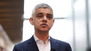 Λονδίνο: Επανεξελέγη δήμαρχος ο Σαντίκ Καν