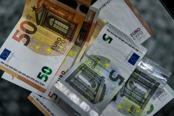 Eurostat: Στο 2,7% ο πληθωρισμός στην Ελλάδα - Πτώση στις τιμές των τροφίμων