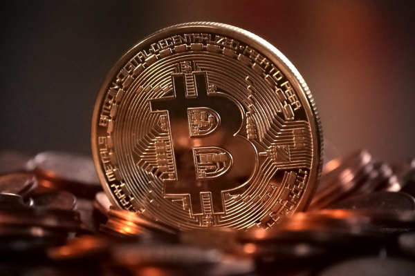 Αμφισβητείται ο ρόλος του Bitcoin - Υπό πίεση το αφήγημα του «ψηφιακού χρυσού»