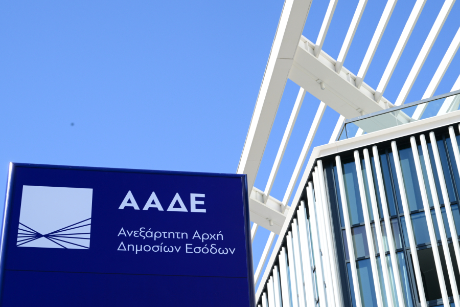 ΑΑΔΕ: 8.000 φορολογικοί έλεγχοι αποκάλυψαν 5,6 εκατ. ευρώ αδήλωτες συναλλαγές και 50.000 παραβάσεις