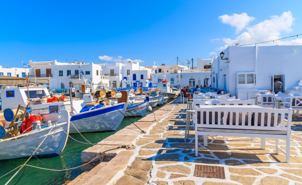 Οι ξένοι ταξιδιώτες αλλάζουν προτιμήσεις: Ποια ελληνικά νησιά κερδίζουν και ποια χάνουν έδαφος το φετινό καλοκαίρι
