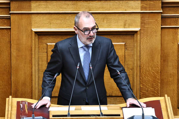 Τα γαλάζια «καρφιά» φτάνουν στο Μαξίμου