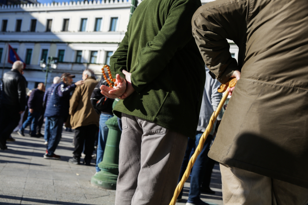 Συντάξεις χηρείας: Ποιοι μένουν εκτός της ρύθμισης - Οι 4 ενστάσεις των συνταξιούχων