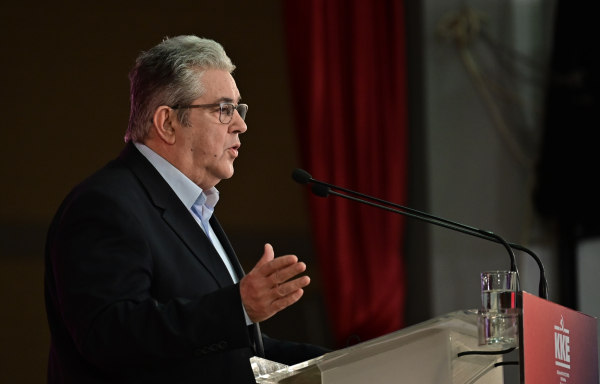 Κουτσούμπας για Πάσχα: Σε έναν κόσμο που φλέγεται, η λαϊκή σπίθα που σιγοκαίει να γίνει πυρκαγιά Ανάστασης Λαών