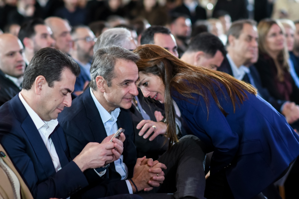 Χαίνουσα πληγή ο γάμος ομοφύλων για τη ΝΔ - Η δήλωση Μιχαηλίδου, το «καρφί» Σαμαρά και οι αντιδράσεις