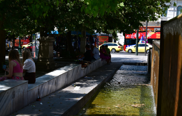 Δήμος Αθηναίων: Ανοίγουν κλιματιζόμενοι χώροι λόγω του καύσωνα