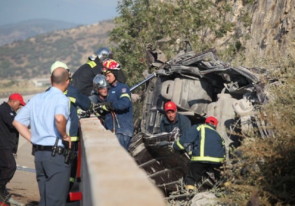 Πολύνεκρο τροχαίο στην Εγνατία - Νεκροί έξι άνθρωποι (pic)