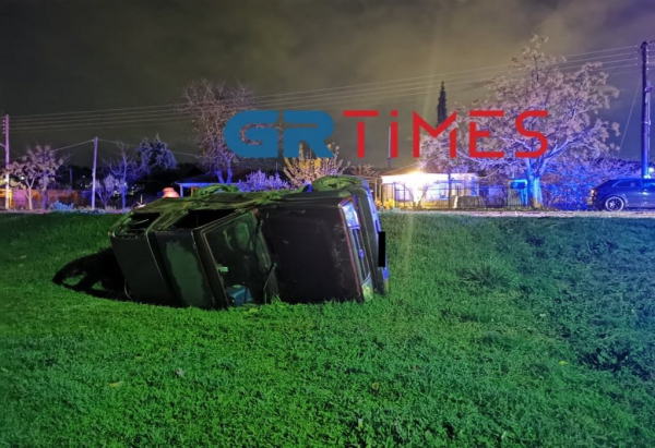 Σοβαρό τροχαίο με εγκλωβισμένους και τραυματίες έξω από τη Θεσσαλονίκη