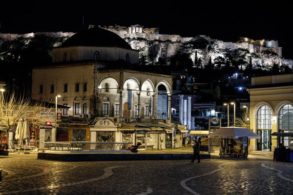 Τέλος τα ποτά και τα ξενύχτια - Σύσταση για περιορισμό της κυκλοφορίας από τα μεσάνυχτα