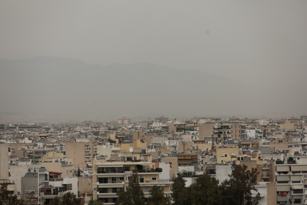 Κλέαρχος Μαρουσάκης: Βαρομετρικό χαμηλό φέρνει λασποβροχές και 25άρια από Αφρική