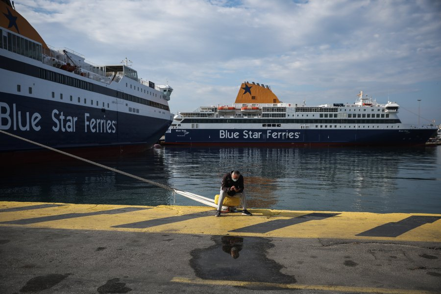 Δεμένα τα πλοία στα λιμάνια, 48ωρη απεργία της ΠΝΟ