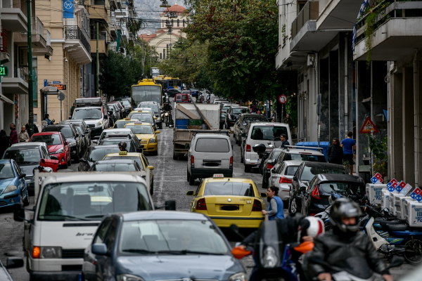 Λήγει η προθεσμία για τα τέλη κυκλοφορίας 2022, τι προβλέπεται για την κατάθεση πινακίδων