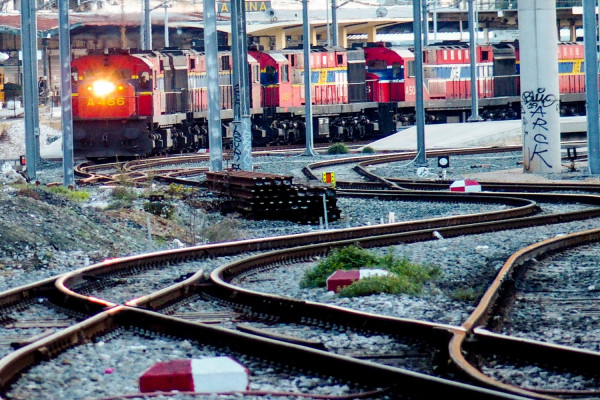 Σε βράχια προσέκρουσε αμαξοστοιχία από Φλώρινα προς Θεσσαλονίκη, όλοι είναι καλά στην υγεία τους