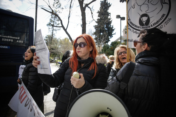 Συντάξεις χηρείας: Από σήμερα οι αυξήσεις αλλά σε δύο δόσεις