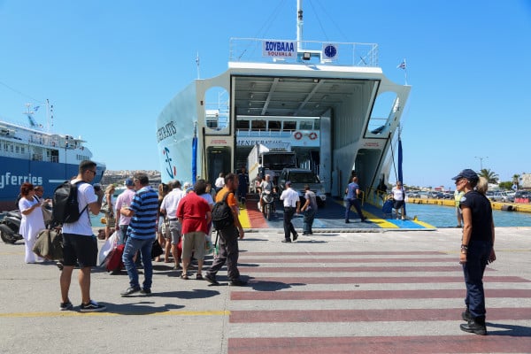 Αναπληρωτές εκπαιδευτικοί: Οι εκπτώσεις που δικαιούνται σε ακτοπλοϊκά εισιτήρια, τρένα και ΚΤΕΛ