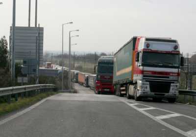 Απαγόρευση κυκλοφορίας φορτηγών κατά την 28η Οκτωβρίου - Τα μέτρα της τροχαίας