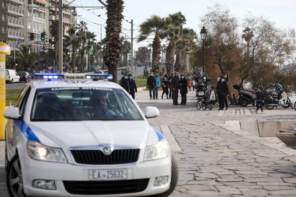 Νέα Σμύρνη: Πέντε συλλήψεις για την επίθεση με μαχαίρι σε 60χρονο