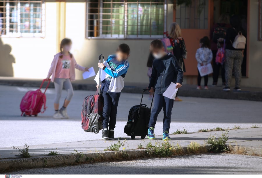 Απίστευτο περιστατικό: Έβαλαν «πρωτάκια» σε λάθος σχολικό, οι γονείς νόμιζαν ότι τα απήγαγαν