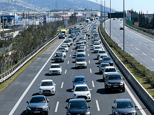 Μποτιλιάρισμα μετά από τροχαίο στην Αττική Οδό: Πού σημειώνονται καθυστερήσεις (εικόνα)