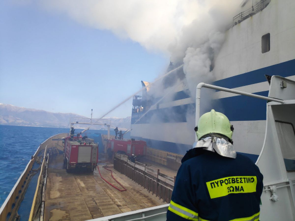 Euroferry Olympia: Πληροφορίες ότι εντοπίστηκαν ζωντανοί 5 από τους 11 αγνοούμενους