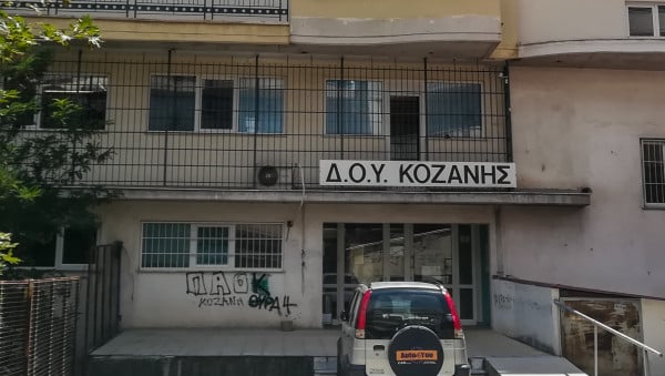 Κοζάνη: Στον εισαγγελέα ο δράστης της επίθεσης με τσεκούρι, «δεν θα σας πω τίποτα» (vid)