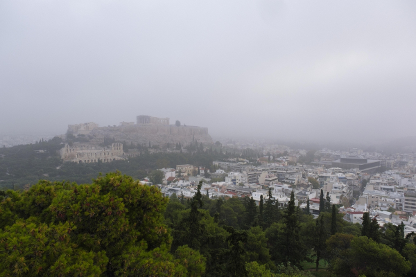 Έτσι εξηγείται το φαινόμενο της ομίχλης που «σκέπασε» την Αττική (βίντεο)