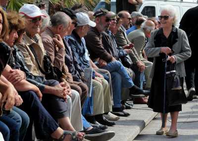 «Ξαφνικός θάνατος» στο ΕΚΑΣ για να αποφευχθεί το «αιματοκύλισμα» στις επικουρικές συντάξεις