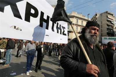 Ενισχύουν τα μπλόκα τους οι αγρότες στο Ηράκλειο