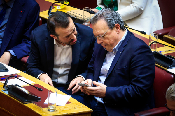 Χοντραίνει η αντιπαράθεση στον ΣΥΡΙΖΑ, θέμα Φάμελλου θέτει ο Παππάς
