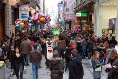 Απο 12/12 το το εορταστικό ωράριο Χριστουγέννων 2015