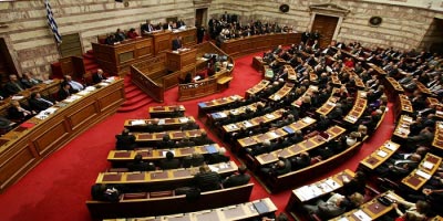 Διευκρινίσεις για τις Κυριακές των καταστημάτων ζητά το Συμβούλιο της Βουλής