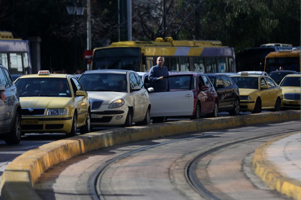 ΥΠΟΙΚ: Διαγραφή οχημάτων χωρίς την προσκόμιση Πιστοποιητικού Καταστροφής