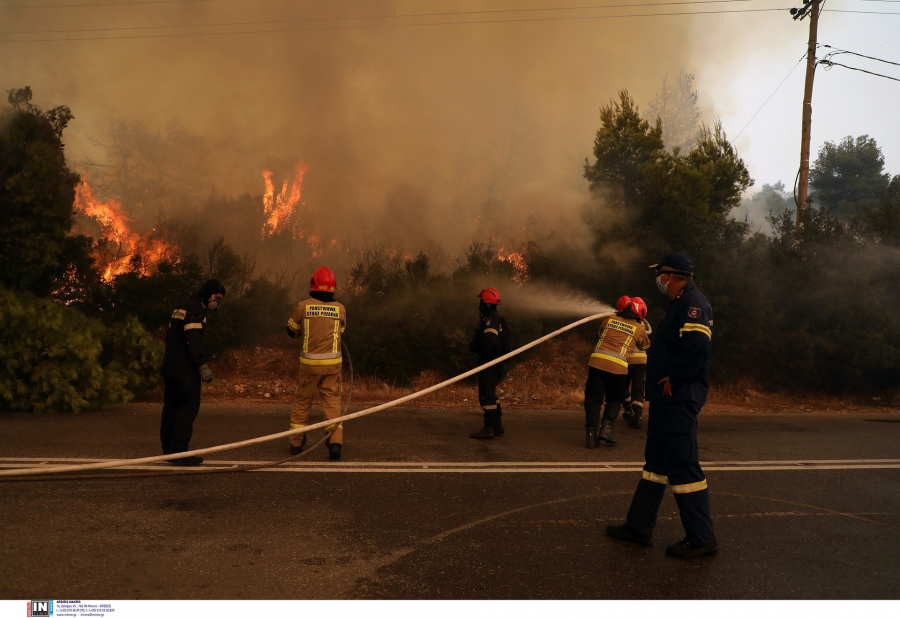 Η Σάμος ενισχύεται με περισσότερους εποχικούς πυροσβέστες