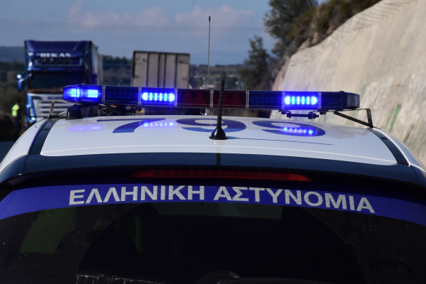 Εφευρετικότατη... φυγόποινη στον Γέρακα: Κρυβόταν σε κρύπτη πίσω από το πλυντήριο του σπιτιού της