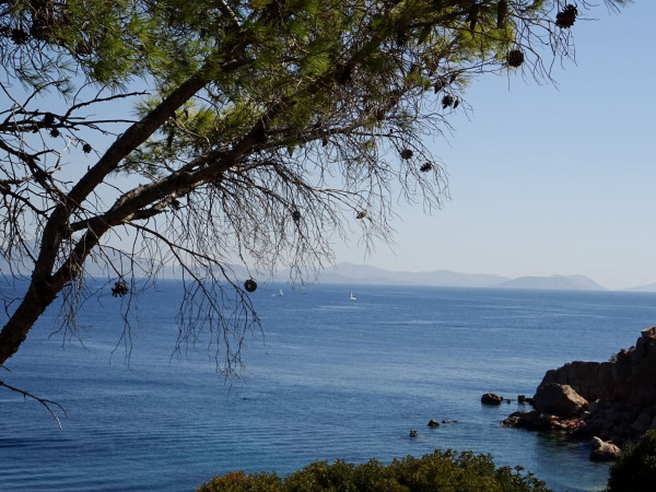 Τραγωδία στην παραλία Βουλιαγμένης, νεκρή 70χρονη