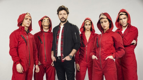 La Casa de papel: Κυκλοφόρησε το νέο τρέιλερ με πρωταγωνιστή τον ... Professor (video)