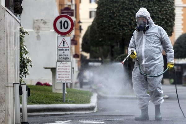 Ιταλία: Δύσκολη η αποστολή της κυβέρνησης να κρατήσει τους απείθαρχους Ιταλούς στο σπίτι - Έρχονται νέα αυστηρά μέτρα