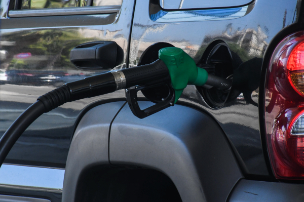 Πρόστιμα σε βενζινάδικα σε Αθήνα και Καλαμάτα