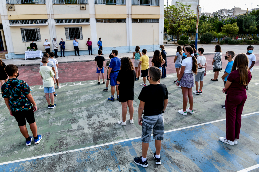 Τζανάκης: «300 με 500 παιδιά θα νοσηλευθούν με κορονοϊό» (βίντεο)