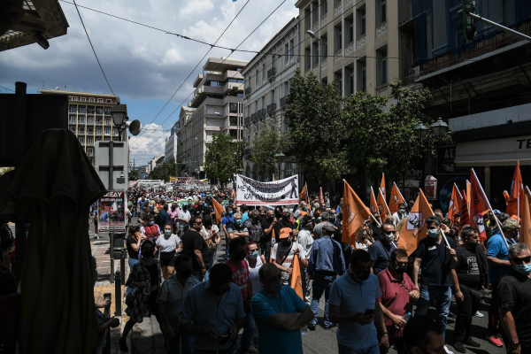 Απεργία ΓΣΕΕ - ΑΔΕΔΥ: Παραλύει η χώρα στις 9 Νοεμβρίου, τι θα γίνει με νοσοκομεία, σχολεία, μέσα μεταφοράς και ταξί