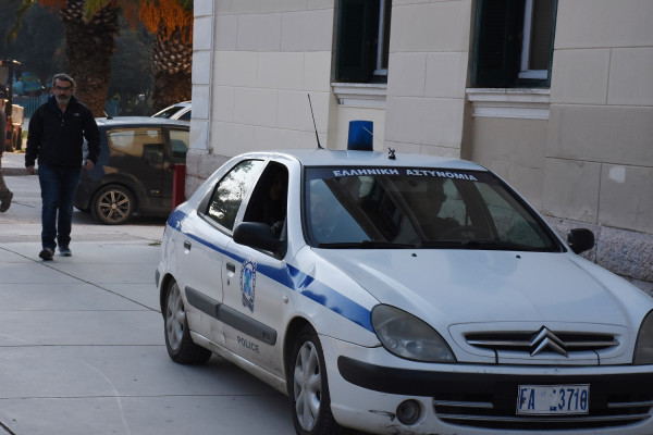 Θεσσαλονίκη: 36χρονος μετέφερε στοιβαγμένους στο ΙΧ του...12 αλλοδαπούς!