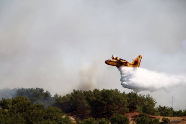 Φωτιά ΤΩΡΑ στην Ιεράπετρα, πνέουν άνεμοι 8 μποφόρ